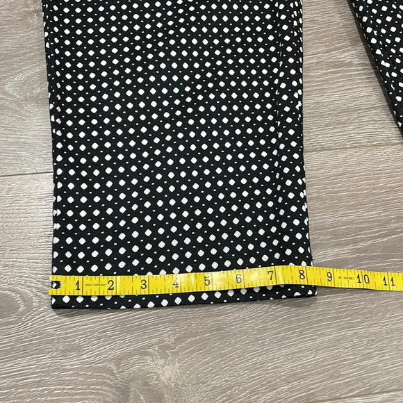 NWOT Unlisted Kenneth Cole Black and White Stretch Capri 10 - Picture 14 of 14